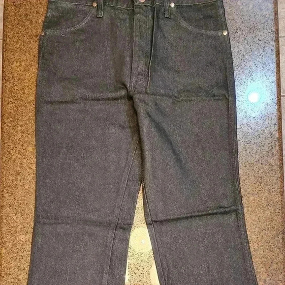 NWT Wrangler 936BLK Black Jeans Multiple sizes. Same day shipping 🚢 - Picture 2 of 5